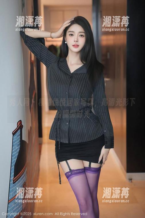 秀人网 - 模特悦悦居家写真，高清光影下的慵懒时光