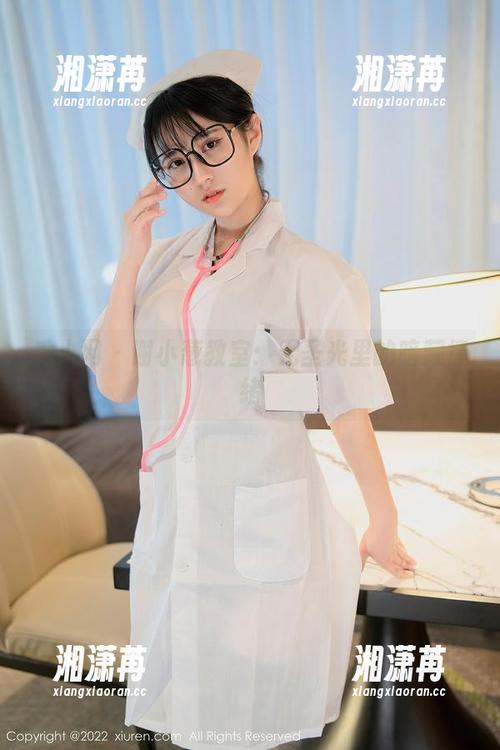 秀人网-谢小葱 秀人网 - 谢小葱教室:无圣光里的暗藏情绪