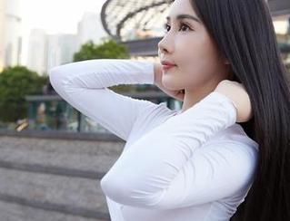 蜜桃社 - 初月的最新奶牛写真——原图简直让人停不下来！