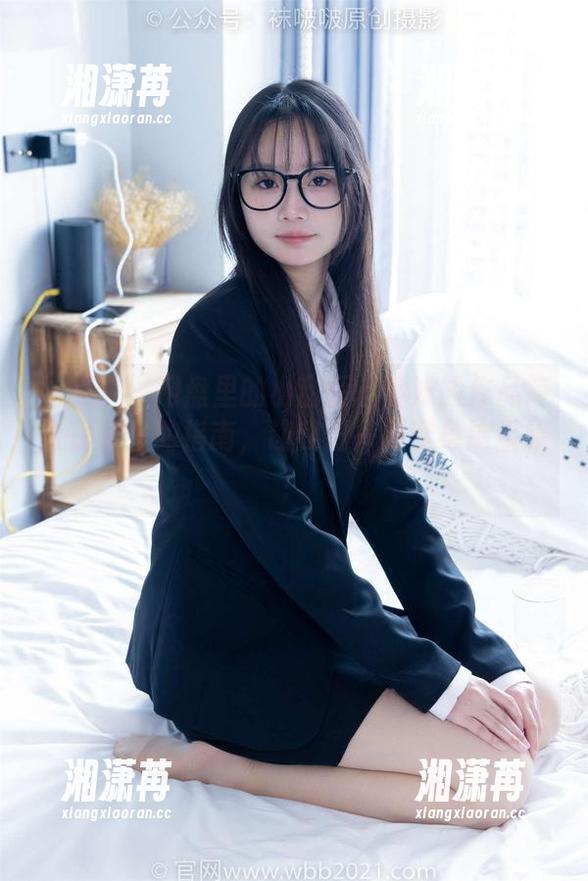 袜啵啵-小甜豆 袜啵啵 - 网盘里的小甜豆:学妹的作品简直是恋爱的指南,让我们一起变身追星族!