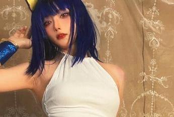 原图独享！起起子vvvv化身透明兔女郎，背后真的是个什么梗？