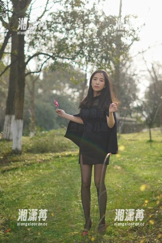 辣妈女神 微密圈 - 全套辣妈女神吊带:这身材,真是让人想多看几眼!