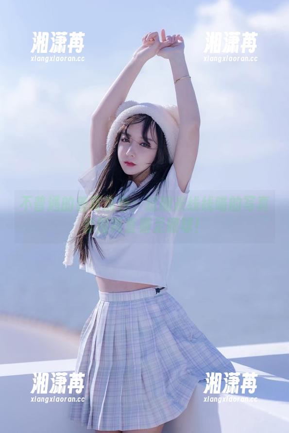 不普通的兽耳灰色：过期米线线喵的写真套图简直赚足眼球！