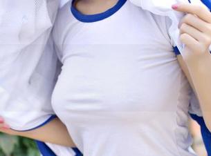 青豆客 - 青春不打折，谭晓彤校服最新图库等你来翻阅！
