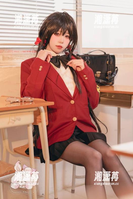 黏黏团子兔 傲慢扭胯舞:无圣光下的黏黏团子兔之美